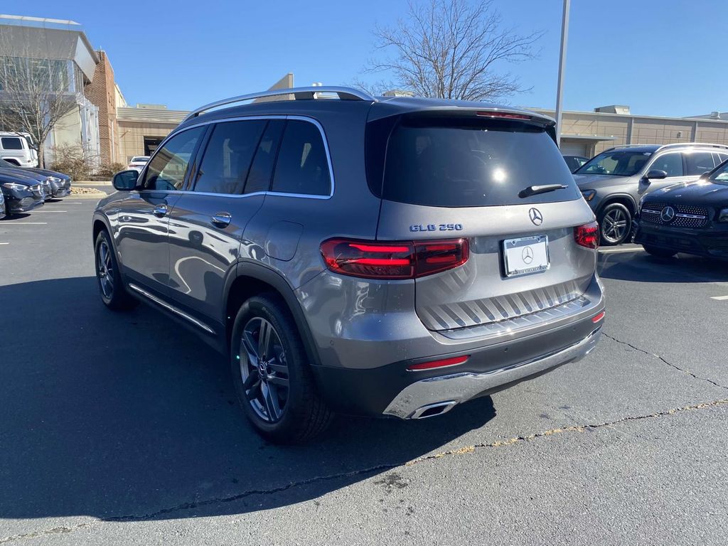 2024 Mercedes-Benz GLB 250 7