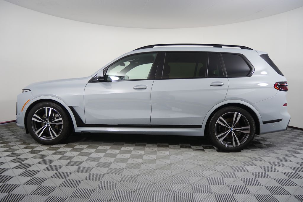 Thumbnail: 2023 BMW X7 - 6