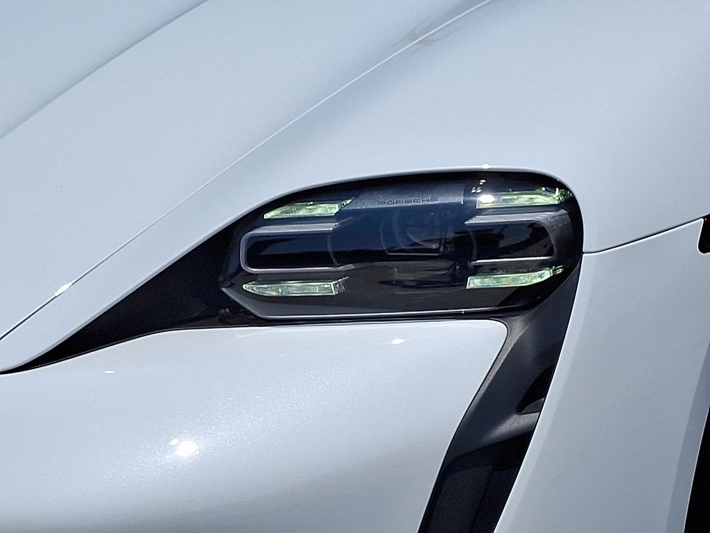 2021 Porsche Taycan  13