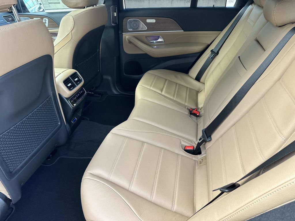 Thumbnail: 2026 Mercedes-Benz GLE - 22