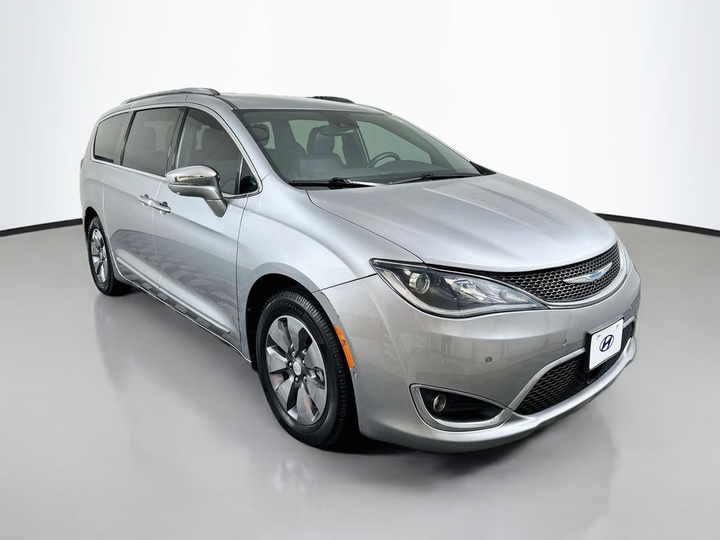 Thumbnail: 2020 Chrysler Pacifica - 3
