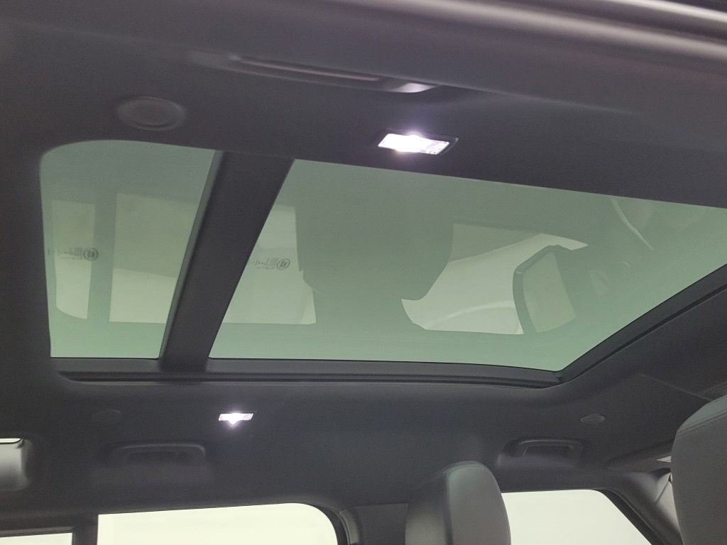 Thumbnail: 2021 Land Rover Defender - 17