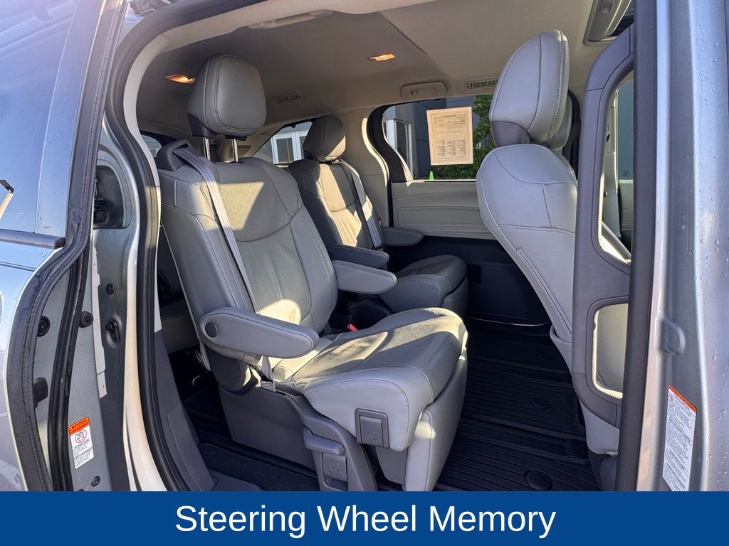 2021 Toyota Sienna Limited 7-Passenger