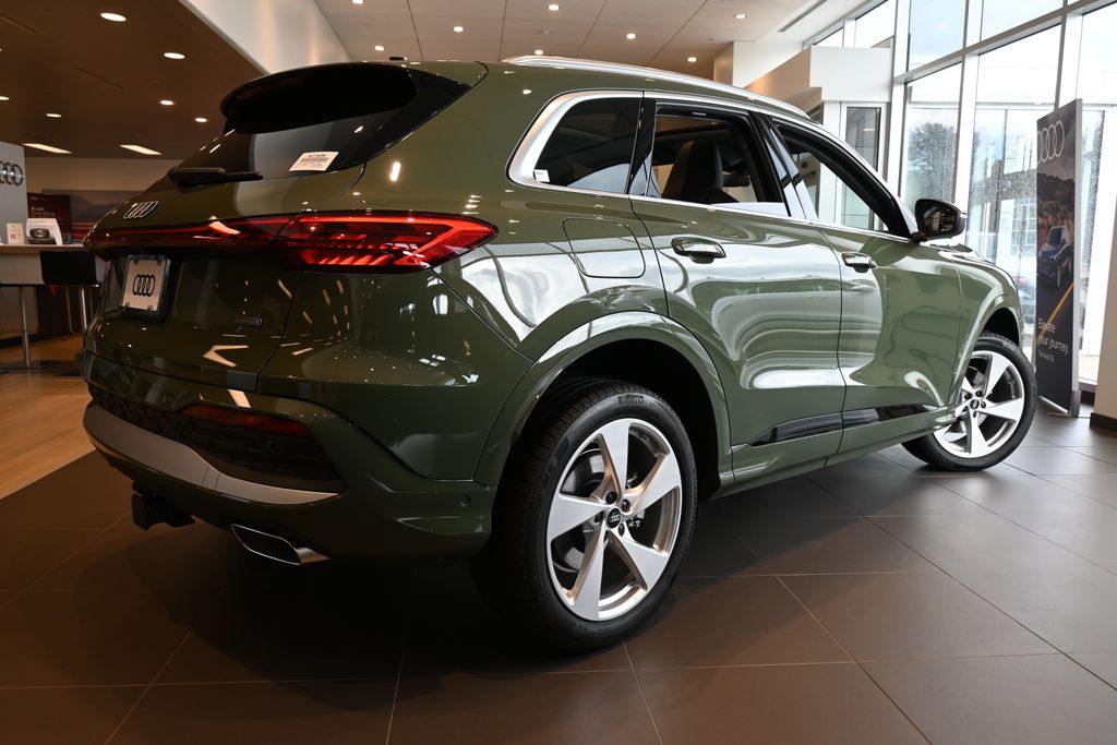 Thumbnail: 2025 Audi Q5 - 7