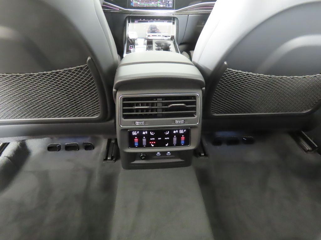 Thumbnail: 2025 Audi Q7 - 24