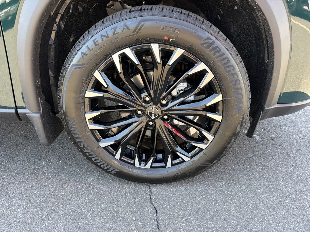 2026 Nissan Rogue Dark Armor - Photo 11