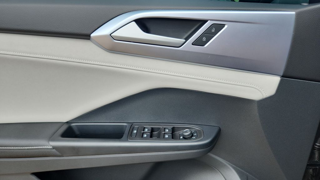 2025 Volkswagen Taos