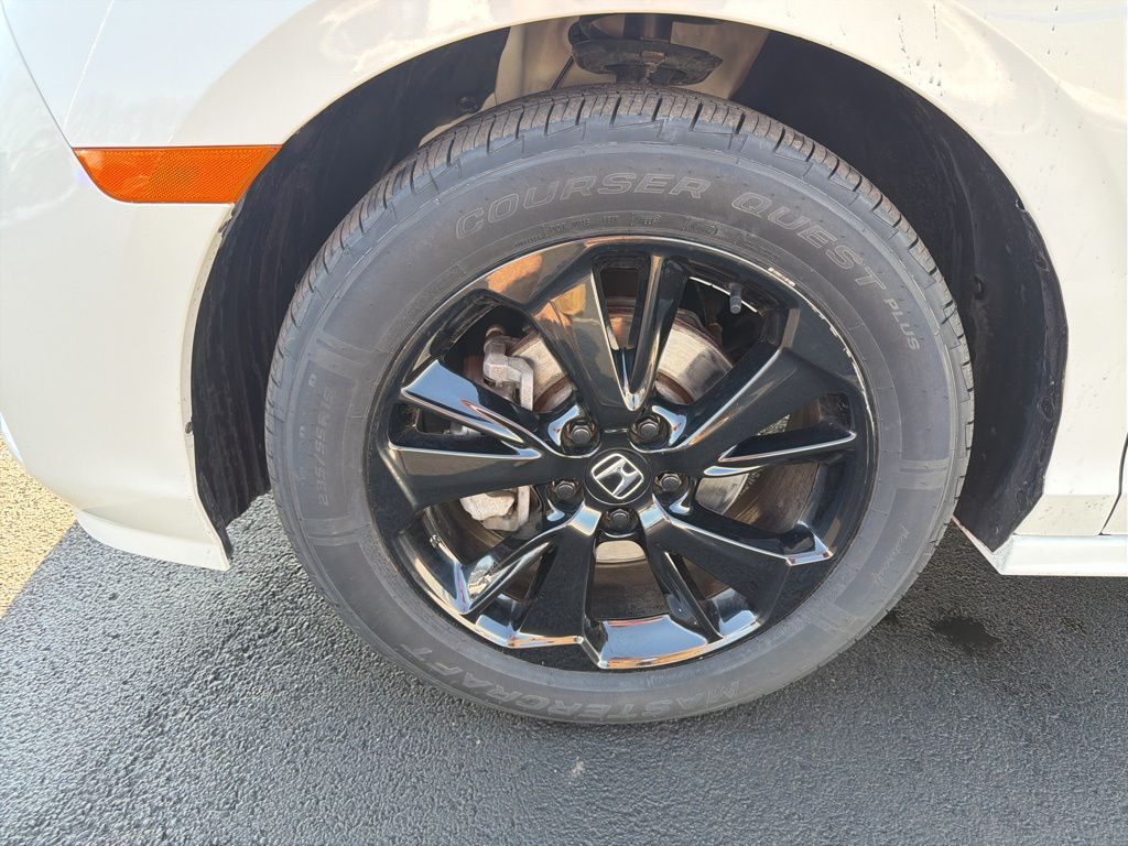 Thumbnail: 2023 Honda Odyssey - 10