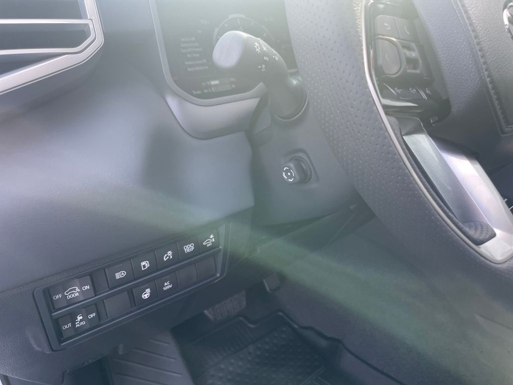 2025 Toyota Sequoia Platinum photo 32