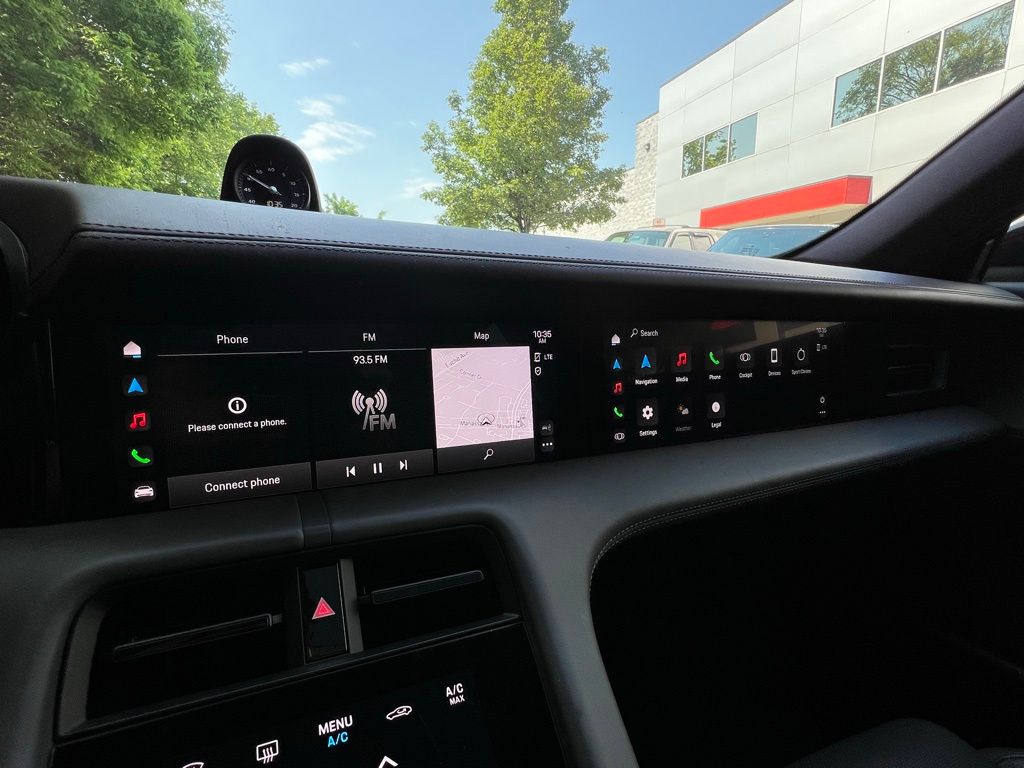 2022 Porsche Taycan 4S photo