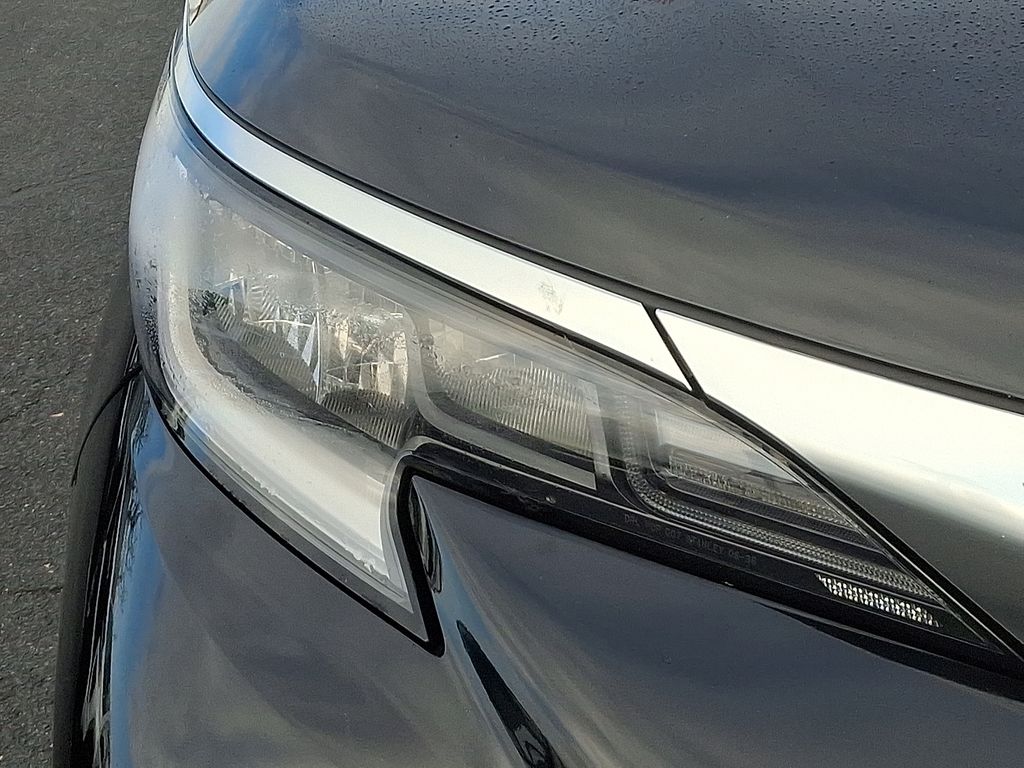 Thumbnail: 2022 Toyota Sienna - 9