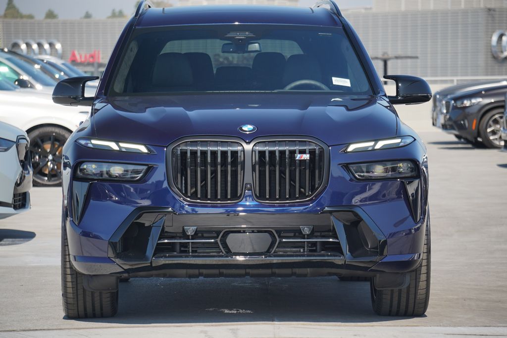 2025 BMW X7 M60i 2