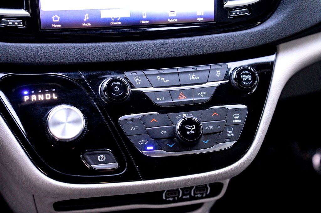 Used Car 2023 Chrysler Pacifica  Touring L For Sale Under $30,000 In Taylor, Texas