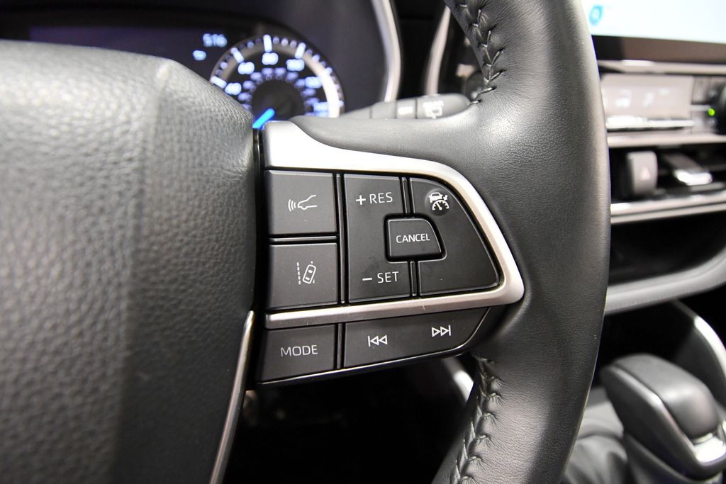 Used 2023 Toyota Highlander Hybrid SUV