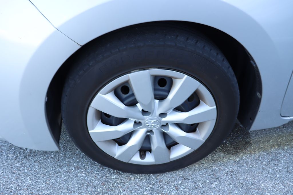 Thumbnail: 2015 Toyota Corolla - 4