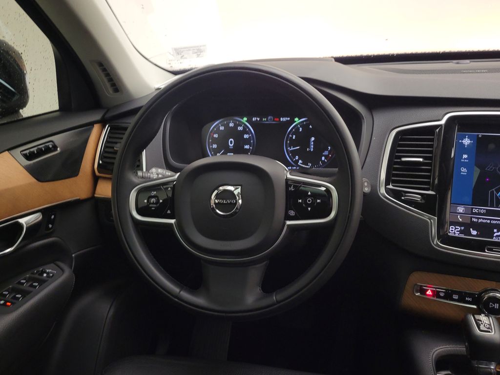 Thumbnail: 2022 Volvo XC90 - 21