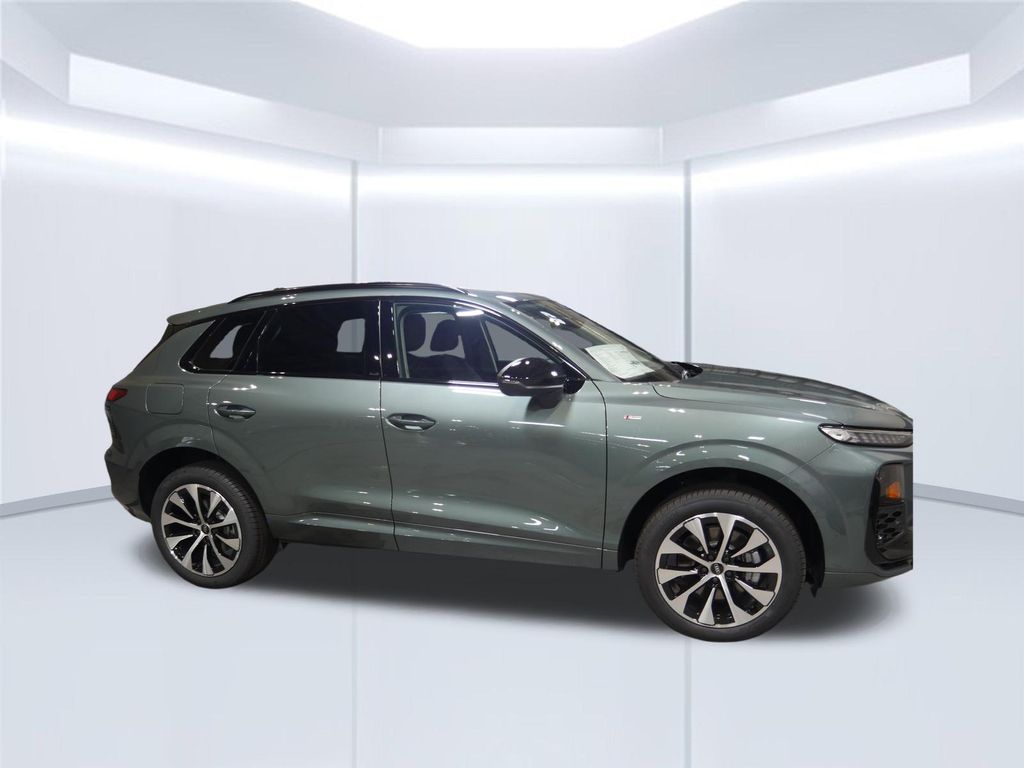 Thumbnail: 2026 Audi Q3 - 6