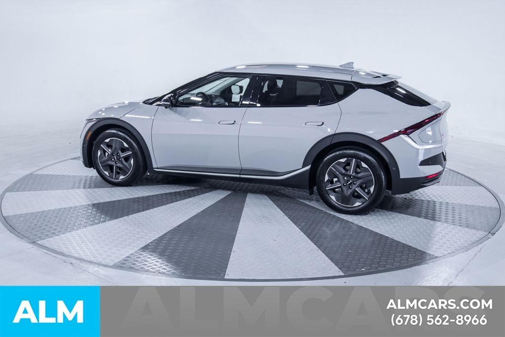 Used 2025 Gray Kia Light image 5