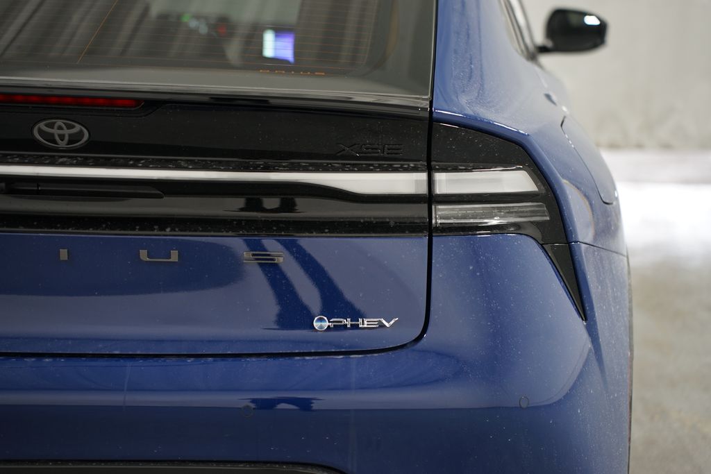 2025 Toyota Prius Plug-in 10