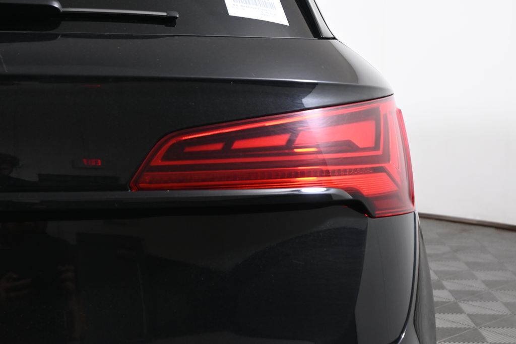 Thumbnail: 2023 Audi SQ5 - 13