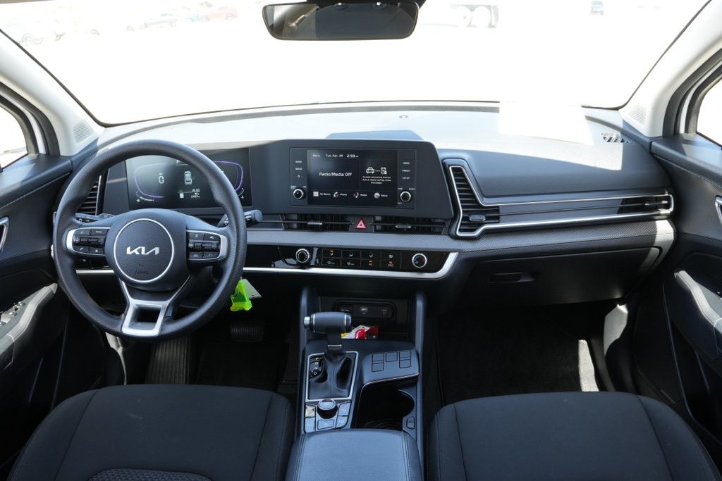2025 Kia Sportage LX - Photo 20