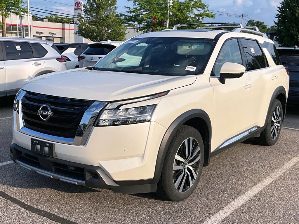 2023 Nissan Pathfinder — photo 3