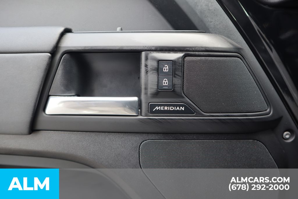 Used 2025 Black Land Rover S image 12