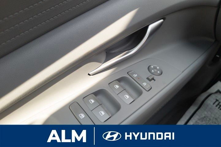 New 2026 White Hyundai SE image 31