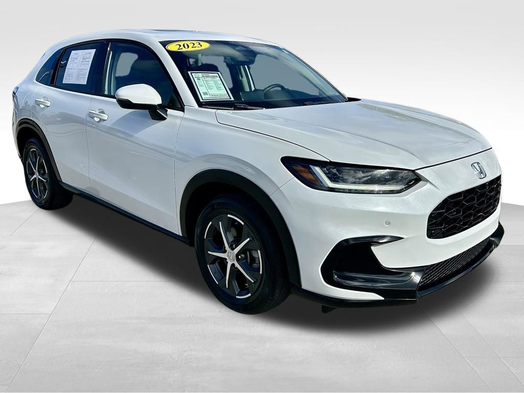 View vehicle photo 3