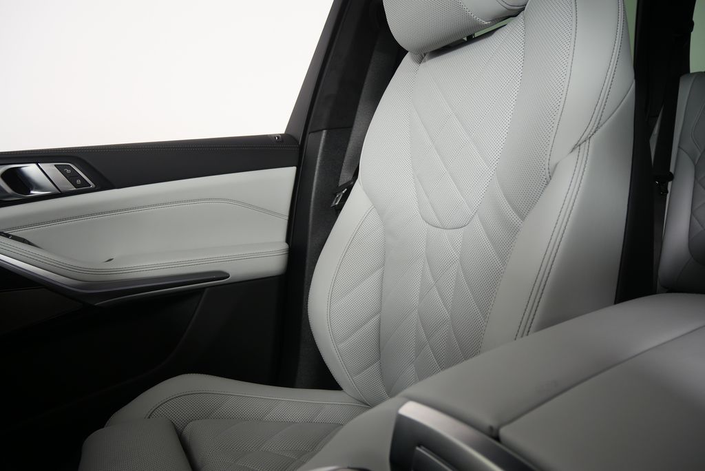 Thumbnail: 2026 BMW X5 - 22