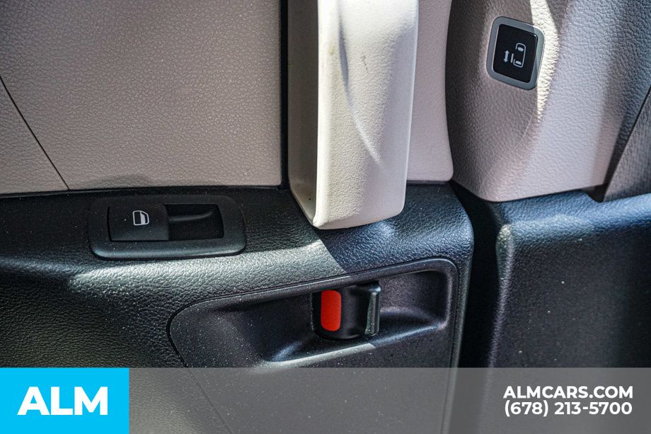 2024 Chrysler Pacifica Touring L photo 32