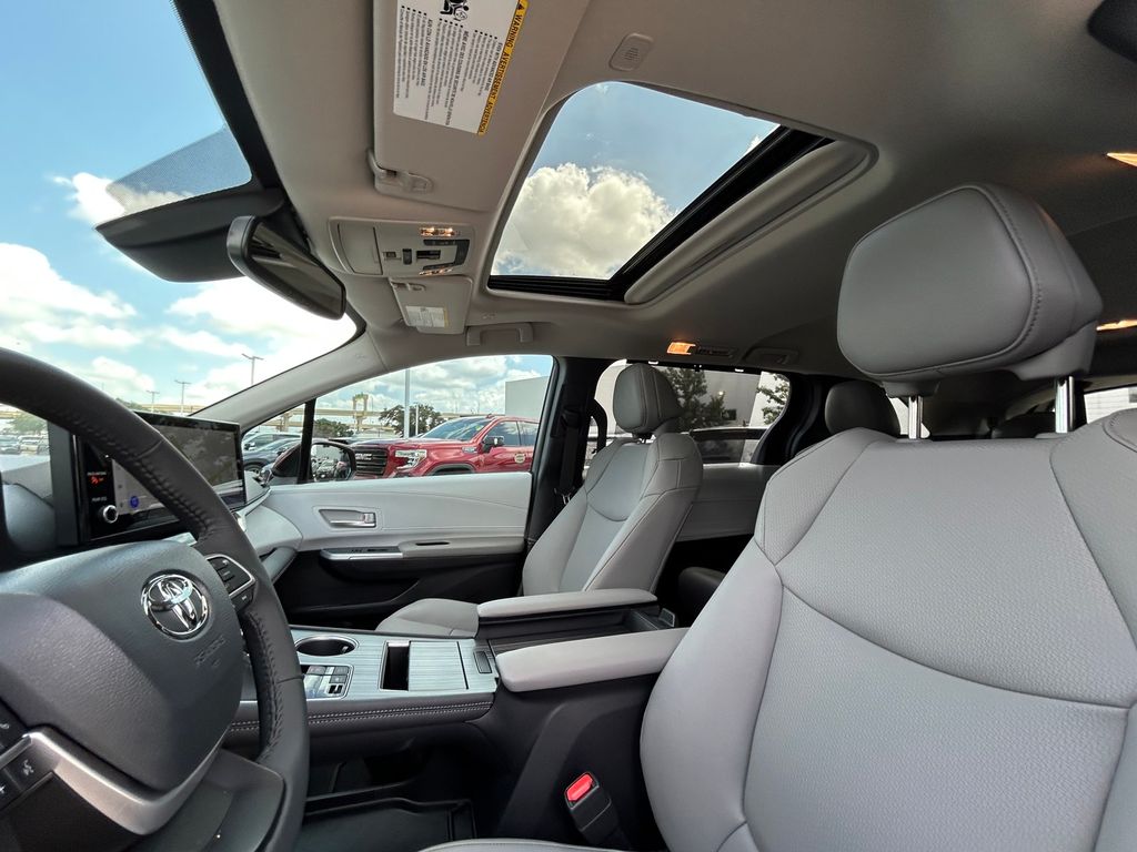 Used 2026 Toyota Sienna Van
