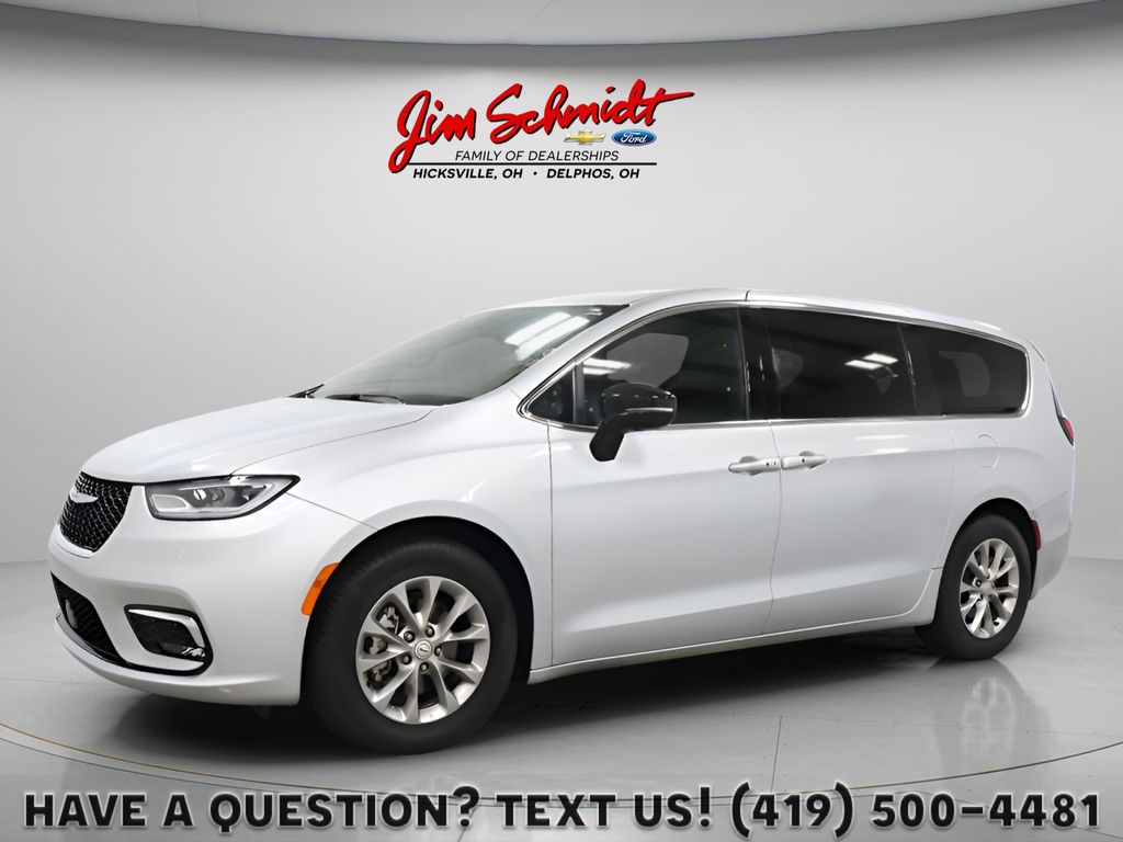 Silver Mist Clearcoat 2026 Chrysler Pacifica Minivan Front-Wheel Drive 9-Speed Automatic