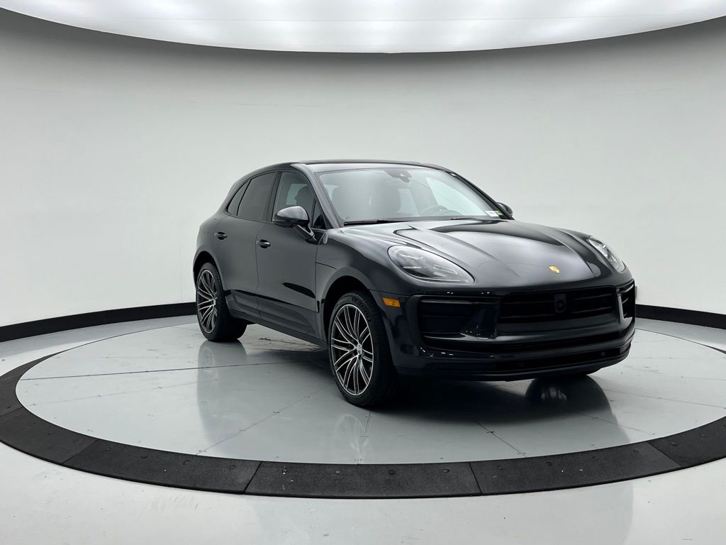 Thumbnail: 2025 Porsche Macan - 9