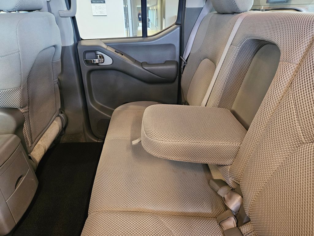 2005 Nissan Frontier SE