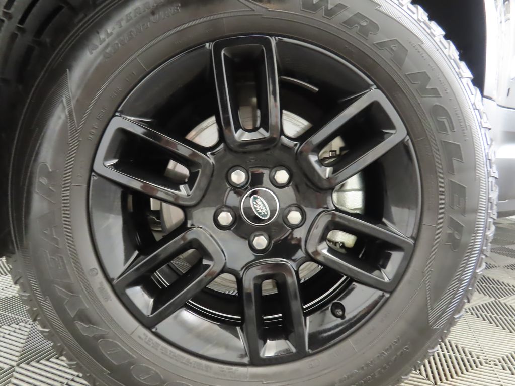 Thumbnail: 2023 Land Rover Defender - 30