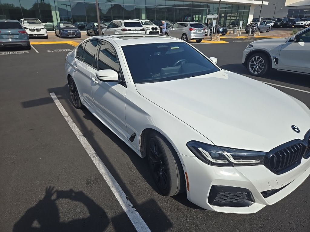 Used 2022 White BMW 530i image 3