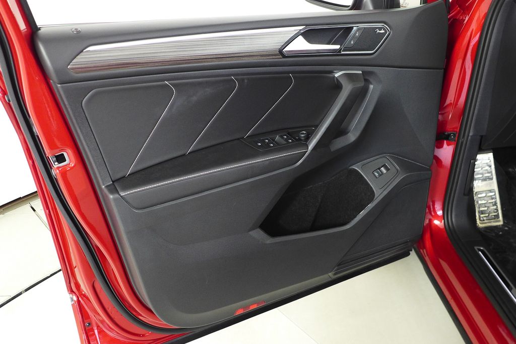 Thumbnail: 2024 Volkswagen Tiguan - 11