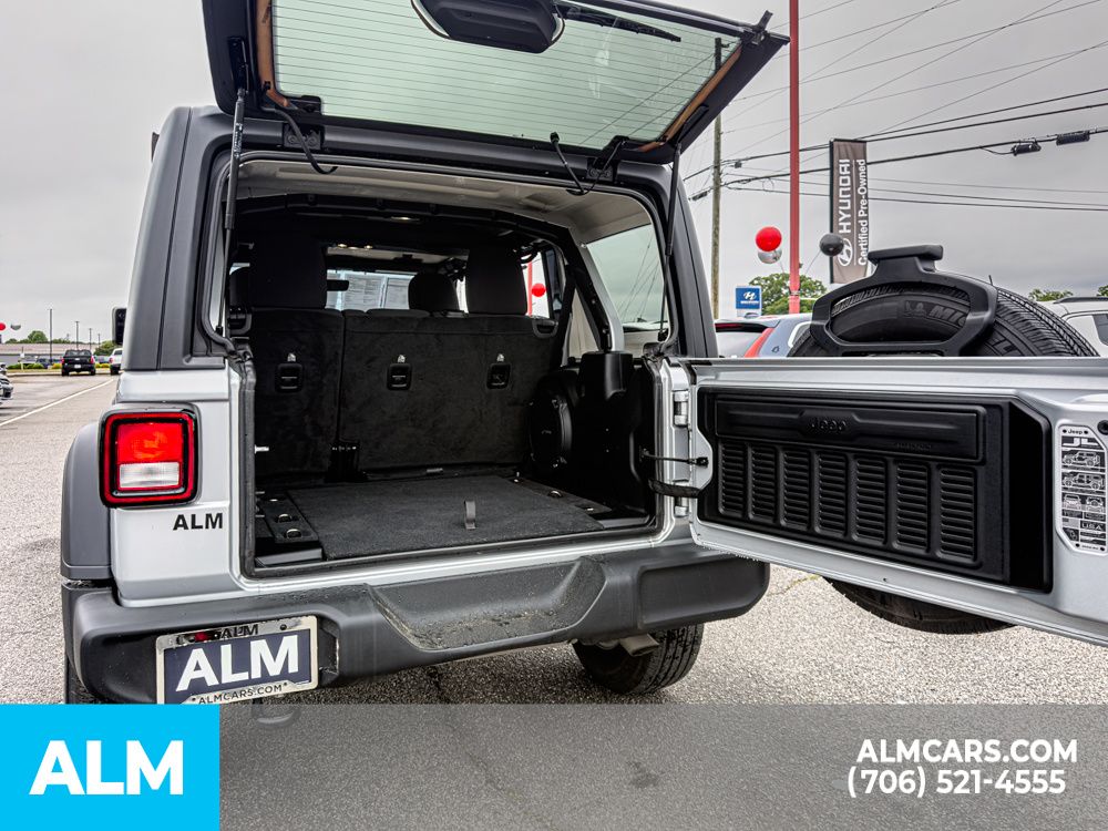 Used 2023 Silver Jeep Sport S image 17