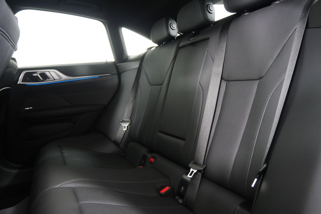 Thumbnail: 2025 BMW 4 Series - 14