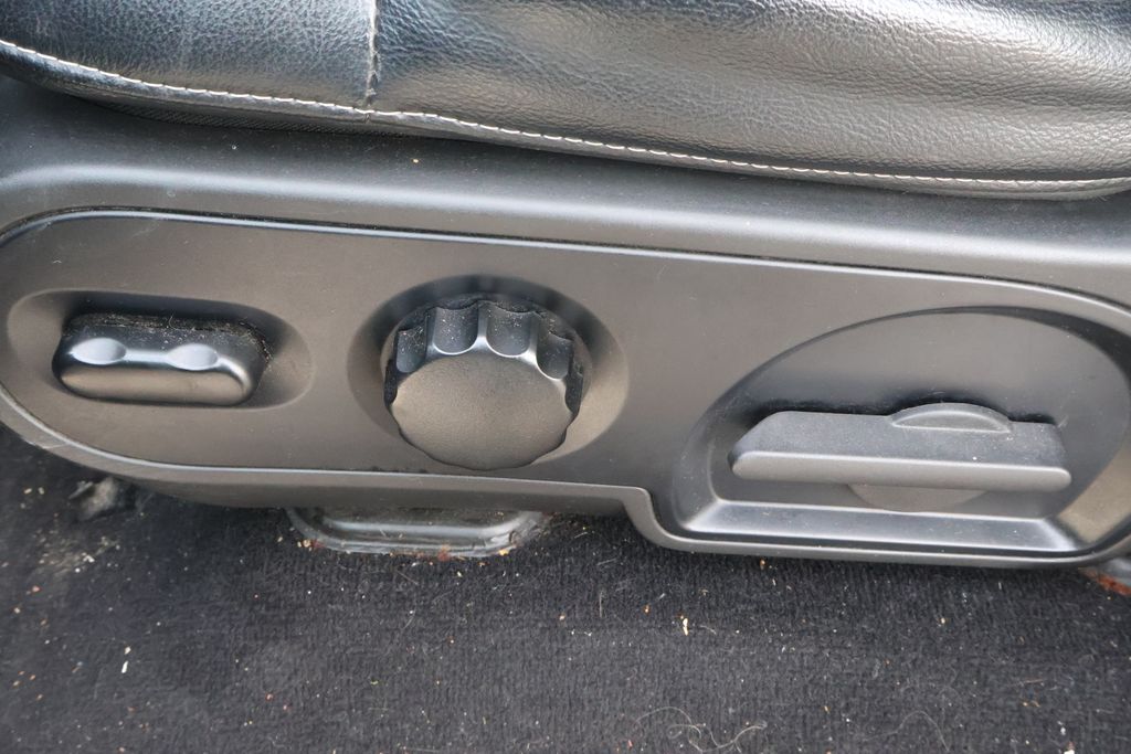 Thumbnail: 2005 Ford F-150 - 17