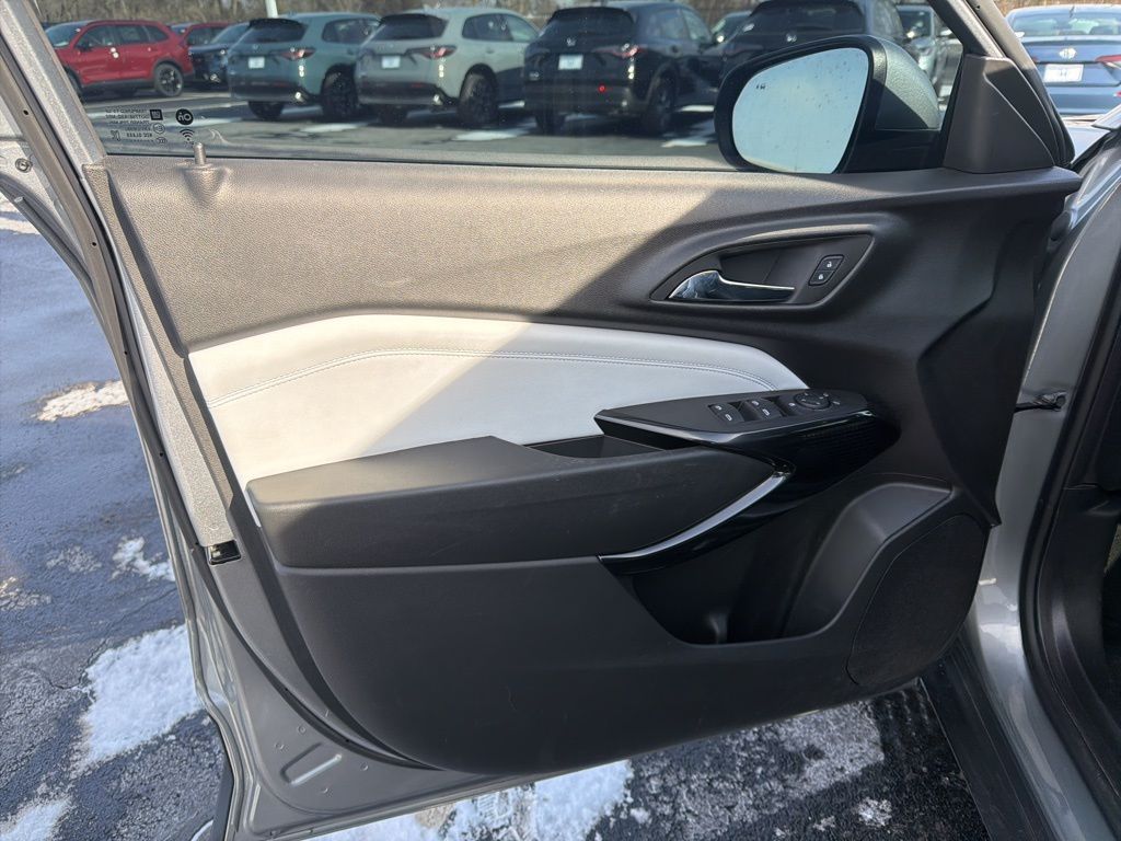 Thumbnail: 2024 Chevrolet Trax - 18