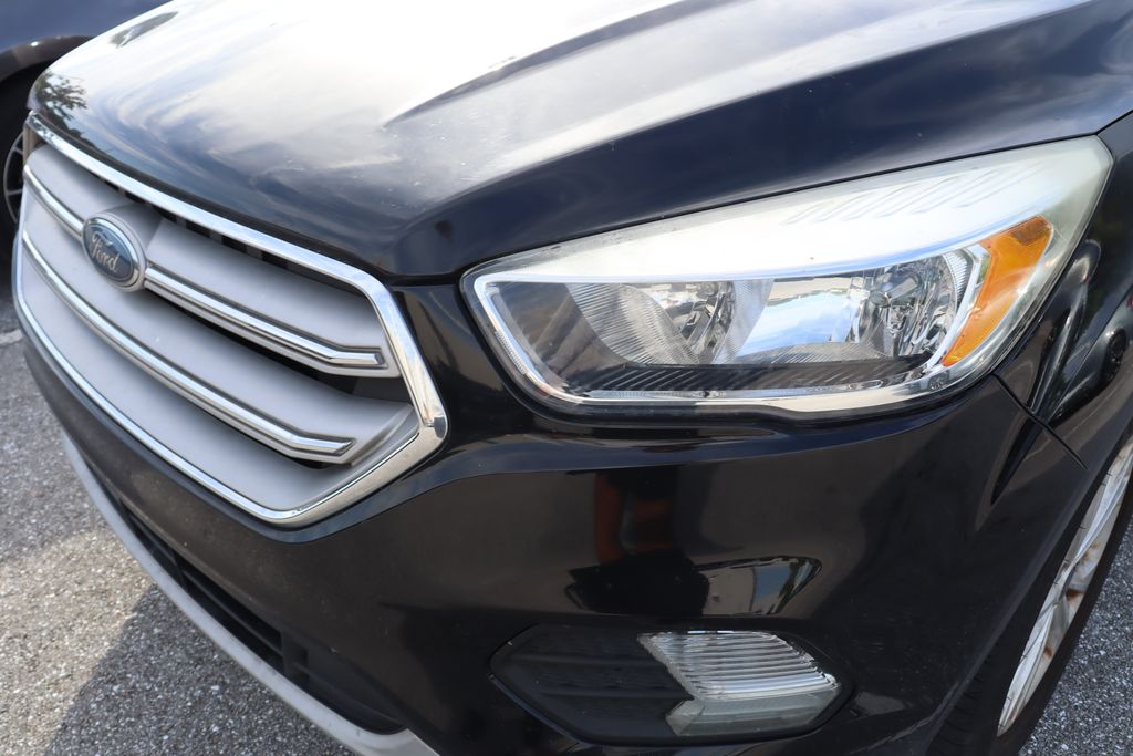 Thumbnail: 2018 Ford Escape - 3
