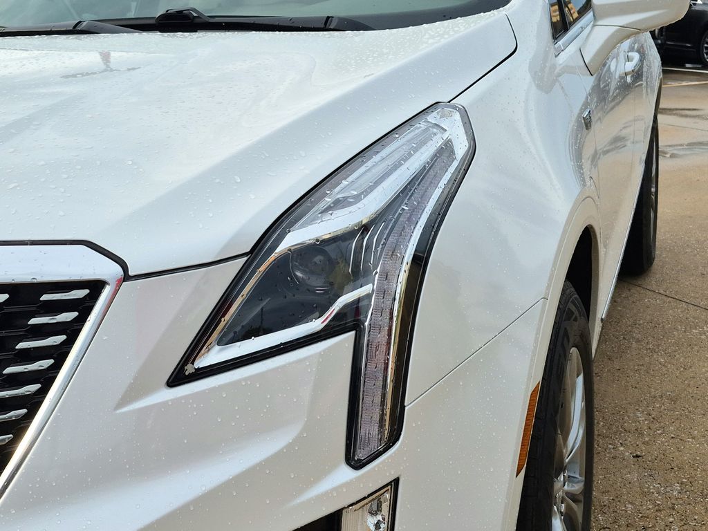 2022 Cadillac XT5 Premium Luxury White at AutoSavvy Houston Northwest