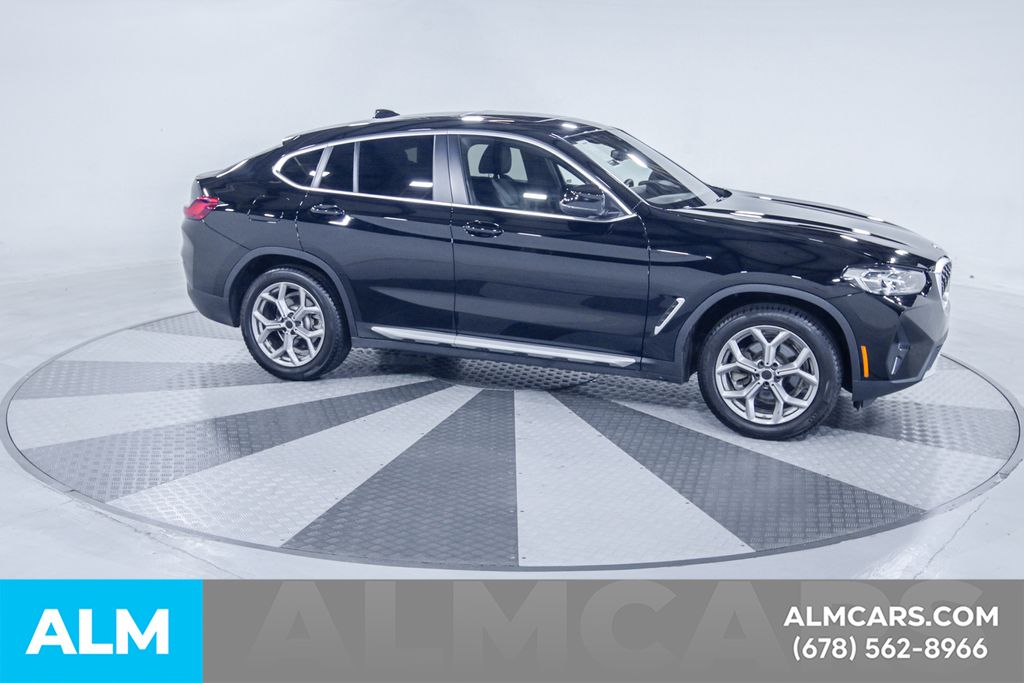 Used 2025 Black BMW xDrive30i image 13