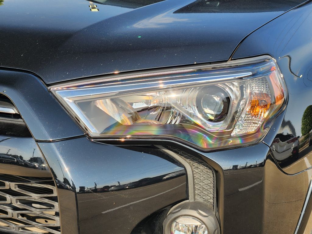 2023 Toyota 4Runner SR5 Premium - 8