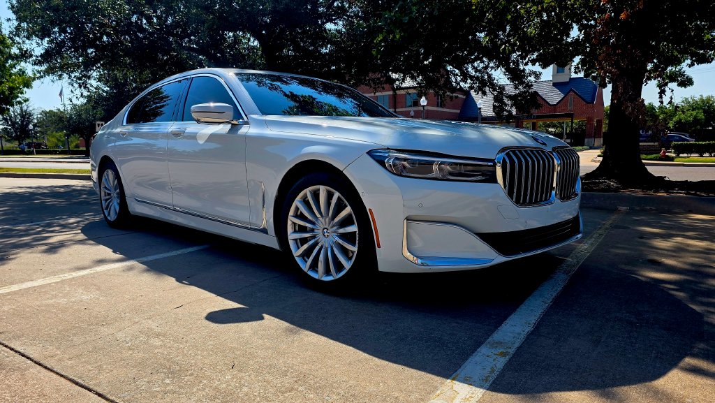  2022 BMW 7 Series 740i RWD   