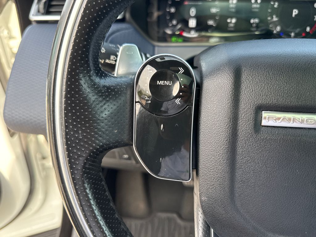 Used 2019  Land Rover SE R-Dynamic image 14