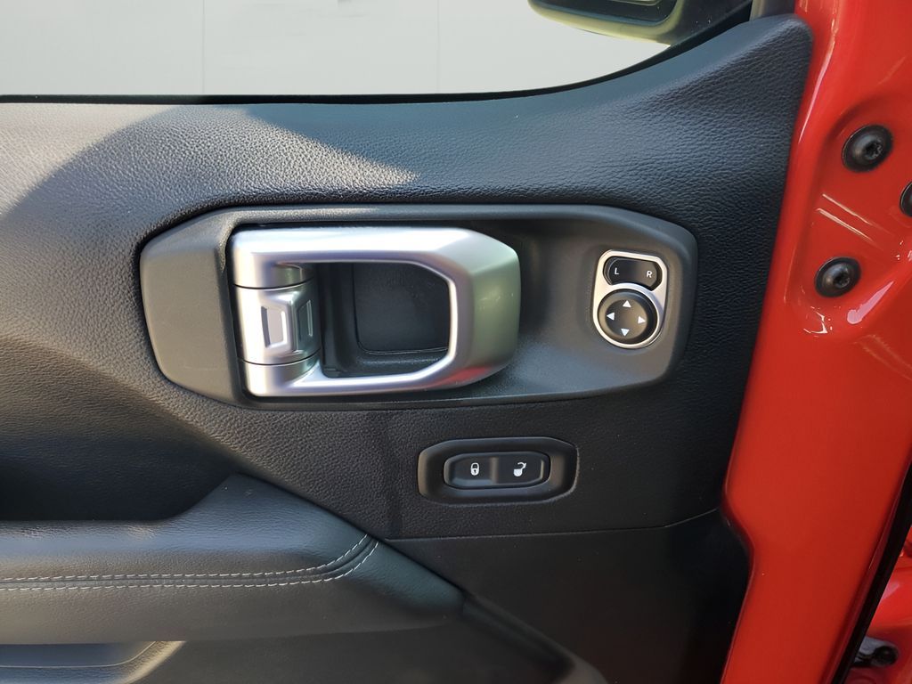 Used Car 2020 Jeep Gladiator  Overland For Sale Under $30,000 In Austin, Texas