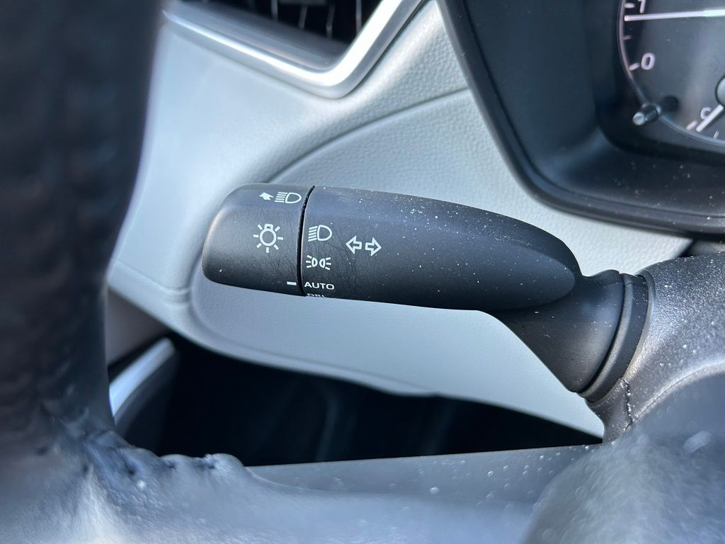 Thumbnail: 2025 Toyota Corolla Cross - 21